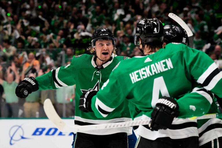 How the Stars built, and narrowly held, a big lead to win Game 2: 5 takeaways