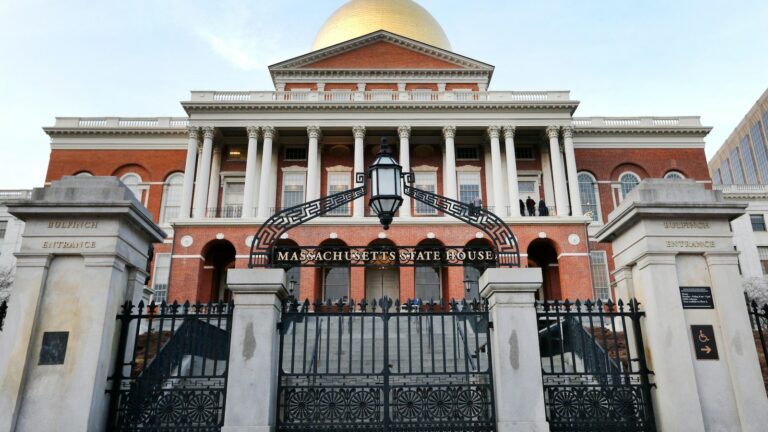 Massachusetts businesses with at least 24 employees must disclose salary range for new jobs