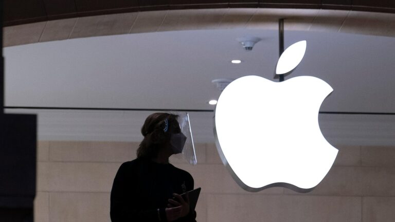 Apple reaches first union contract with store employees