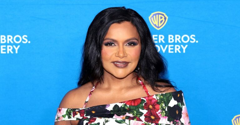 Mindy Kaling Tells Ben Affleck to ‘Hang in There’ Amid J.Lo Divorce