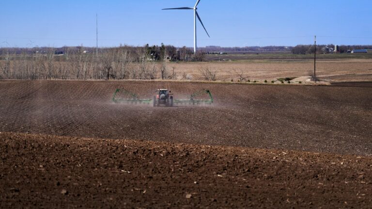 In boosting clean energy in Minnesota, Walz lays foundation for climate influence if Harris wins