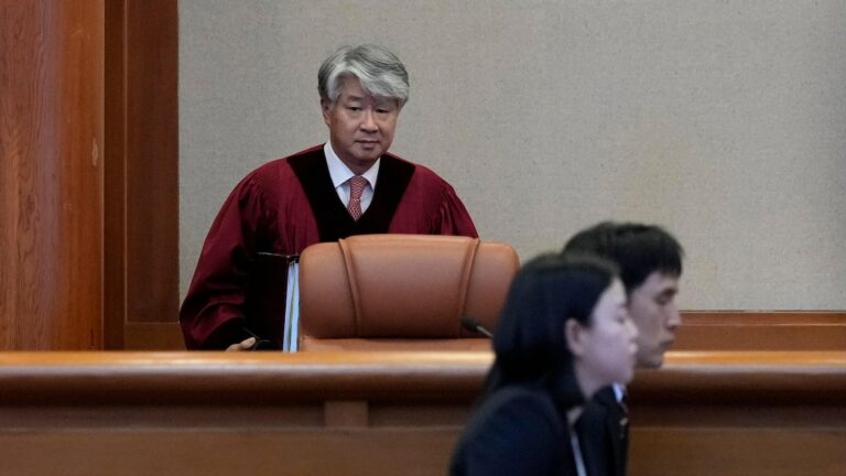 Court orders South Korea to specify plans to cut carbon emissions through 2049