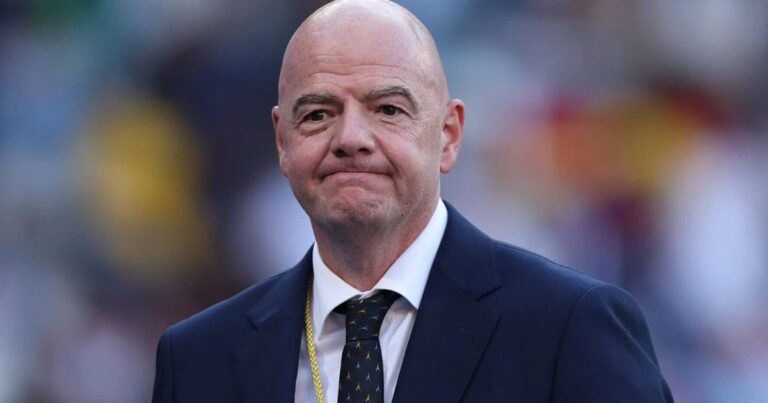 Infantino calls emergency meeting with broadcasters over lack of FIFA Club World Cup deal