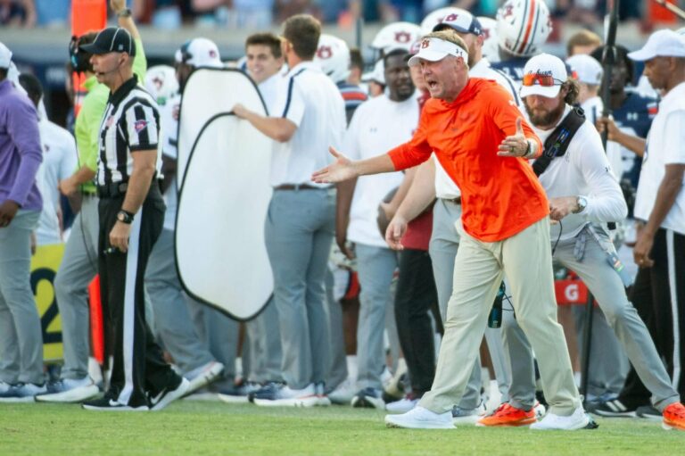 Auburn coach Hugh Freeze's former QB rips coach: 'Maybe no one wants to play for him'