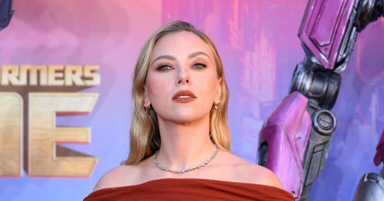 Scarlett Johansson's Ruched Autumn Red Dress Fits Like a Glove