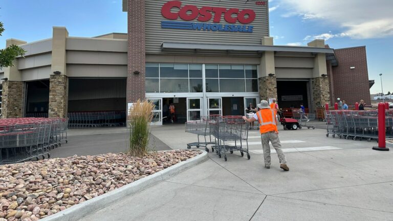 Most retailers, grocers will be open on Labor Day. Here's what's open and closed