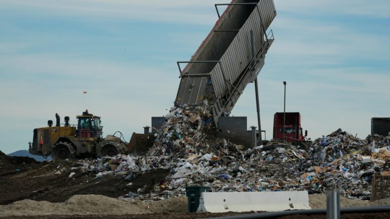 Cutting food waste would lower emissions, but so far only one state has done it