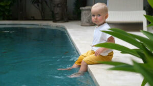 Baby-Otter-Swim-School-4