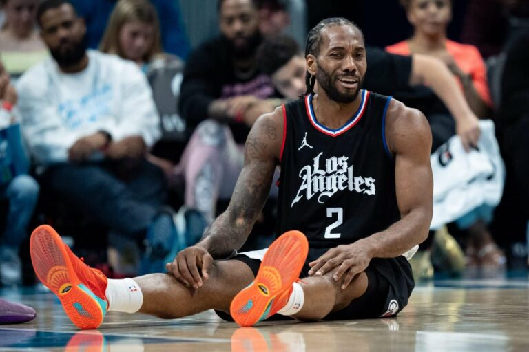 Kawhi Leonard to miss start of Clippers' season, out indefinitely with knee inflammation: Source