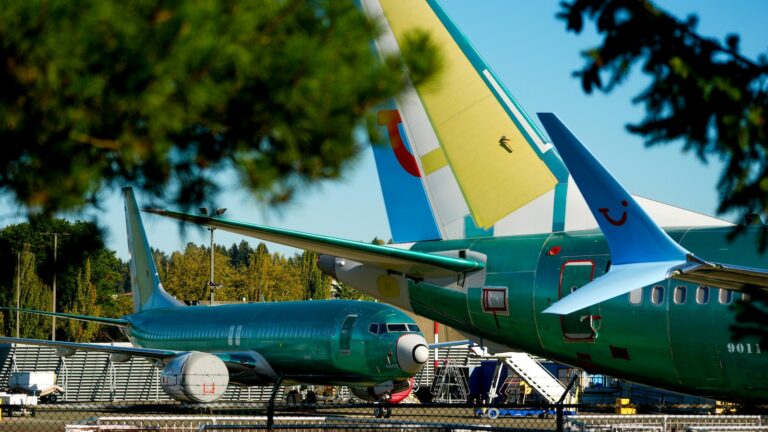 Boeing is making a new offer to the union in hopes of ending a strike now in its second month