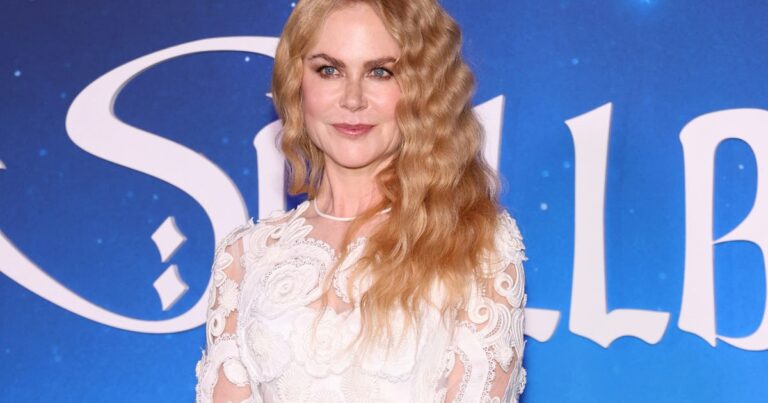 Nicole Kidman Pairs the Boho Trend With Her Famous ’90s Curls