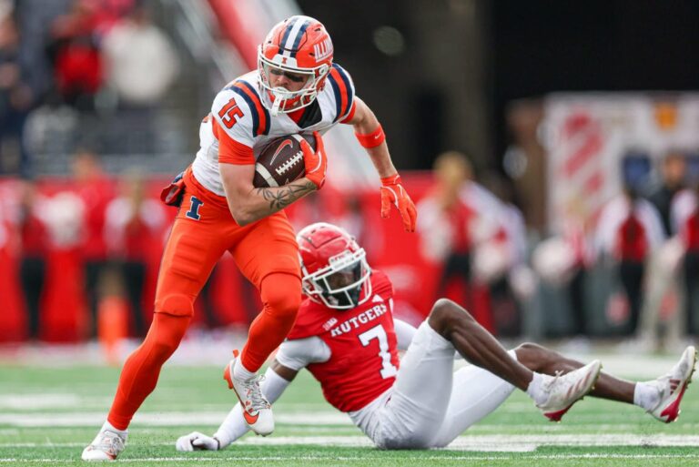 Rutgers extends 15-year losing streak to AP-ranked foes after Illinois house call in final seconds