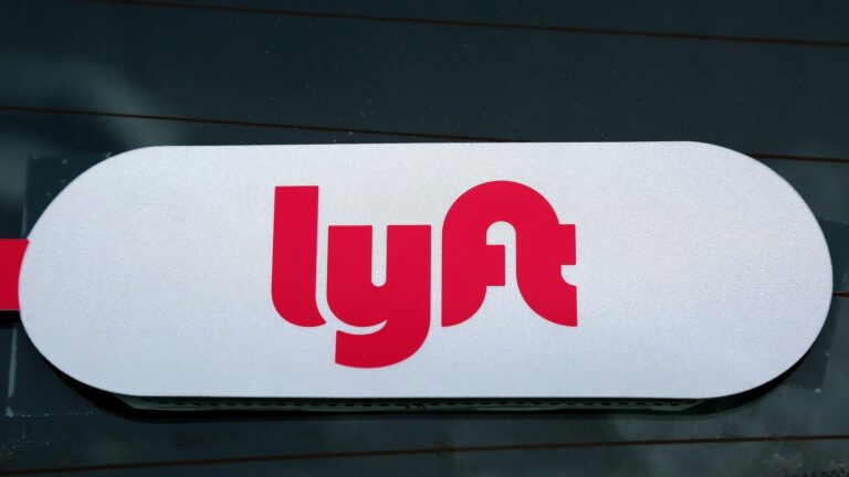 Lyft pays $2.1 million to settle case alleging the ride-hailing service deceived drivers