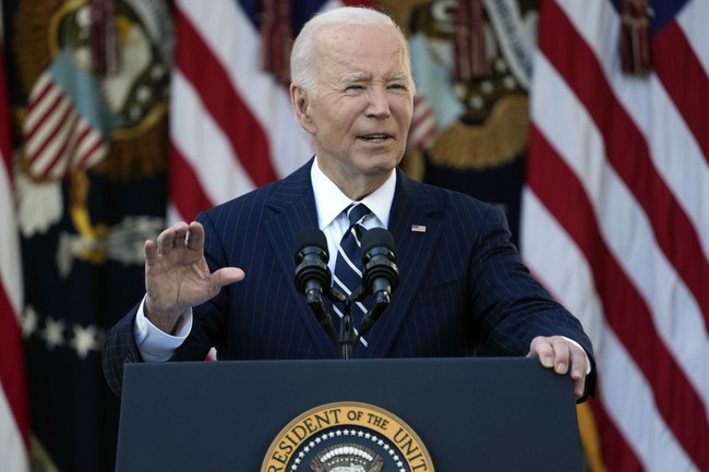 Biden's Teleprompter Goes Out During Speech, He Immediately Malfunctions