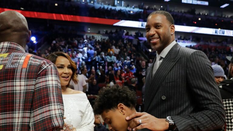 Vince Carter and Tracy McGrady among 10 limited partners who've joined Bills' ownership group