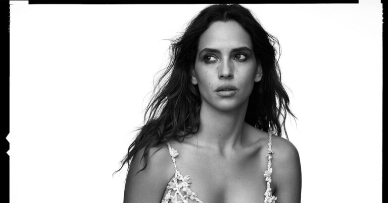 Adria Arjona Goes Her Own Way From ‘Hit Man’ to ‘Los Frikis’