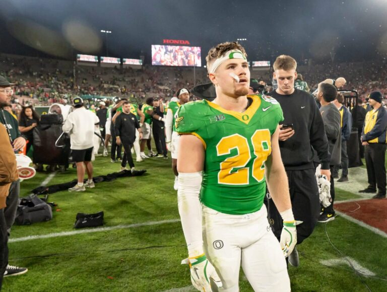 Astros' 13th round pick Bryce Boettcher won't report to spring training — because he's playing football at Oregon