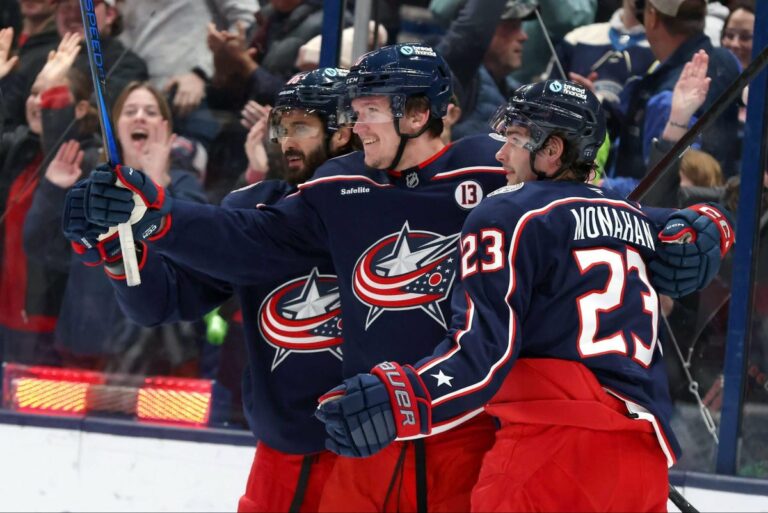 Dmitri Voronkov scores twice, Blue Jackets survive wild third for bounce-back win